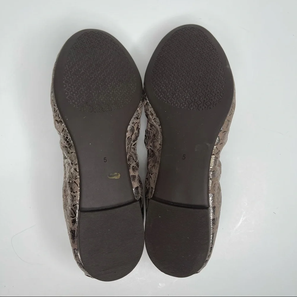 TORY BURCH Heidi Pewter Snake Print Metallic Leather Medallion Ballet Flat Sz 5